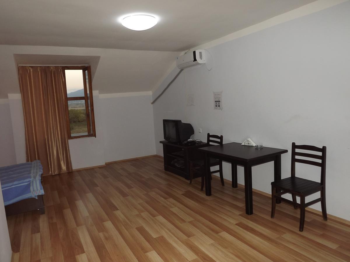 Hotel Emocia Natakhtari Εξωτερικό φωτογραφία